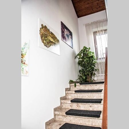 Apartment Pouringraz Fuer Kunst- Und Tennisliebhaber Eksteriør bilde