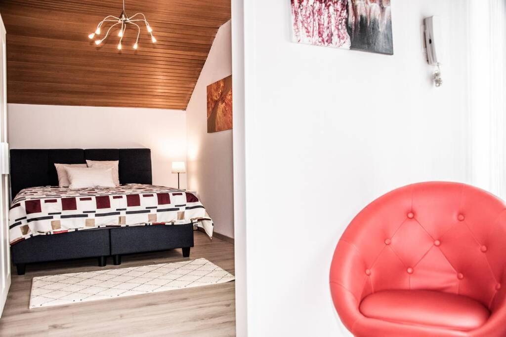 Apartment Pouringraz Fuer Kunst- Und Tennisliebhaber Eksteriør bilde