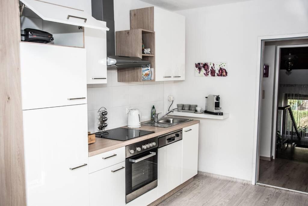 Apartment Pouringraz Fuer Kunst- Und Tennisliebhaber Eksteriør bilde